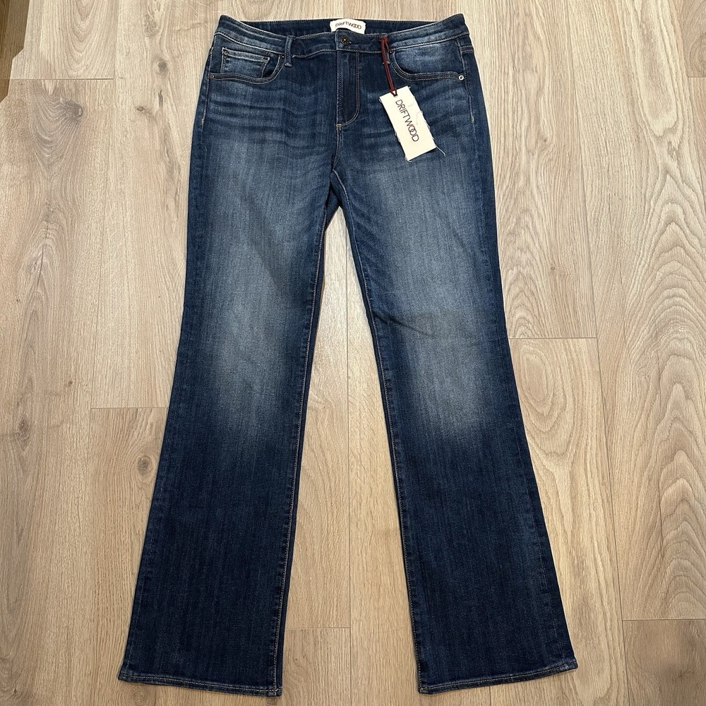 NWT Driftwood Kelly Classic Denim Blue Jeans Boot Cut Size 32/33 Dark Wash